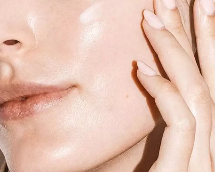 source: https://www.thehansindia.com/life-style/health/hydration-is-key-to-a-healthy-skin-611367